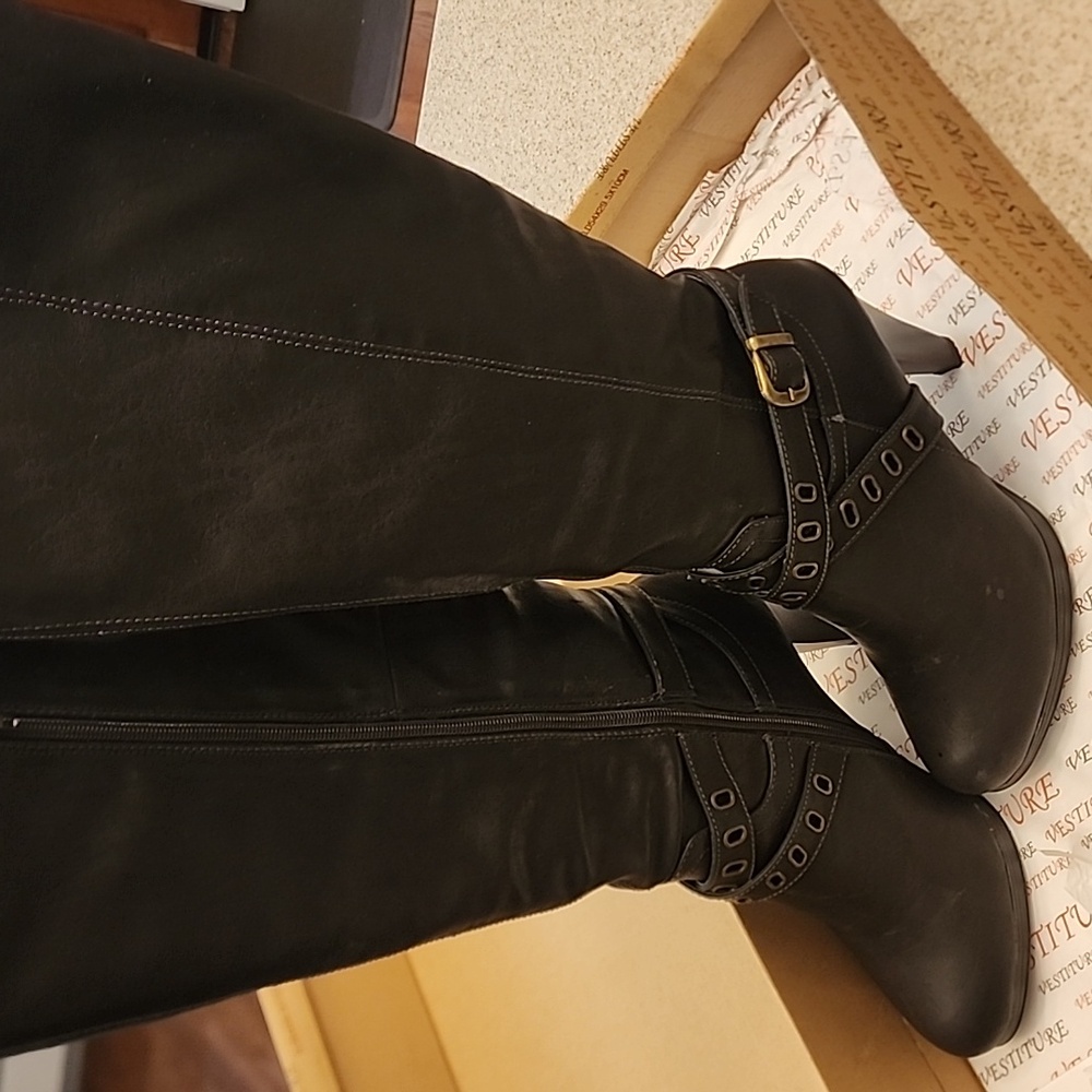 Zeese Chocolate Boots